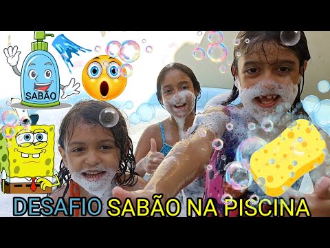 DESAFIO NA PISCINA COM MUITO SABÃO 🤣🤣🤣 CRIANÇAS BRINCANDO NA PISCINA COM SABÃO. 