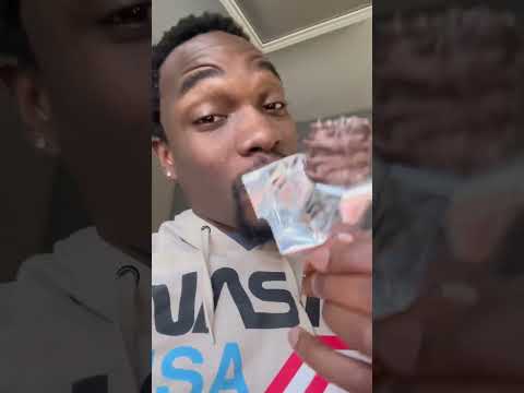 Chef Robert Irvines Fit Crunch Protein Bar Review #fitness #healthy #healthylifestyle #foodreview