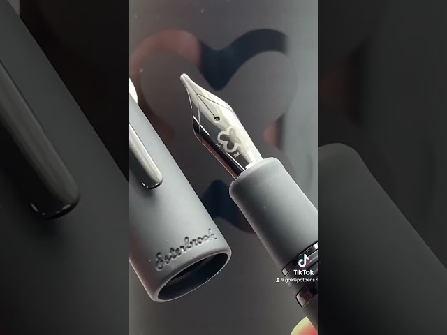 Vídeo relacionado con Esterbrook JR Pocket Pen Carmine Red Pluma Stub 1.1 - Pluma estilográfica