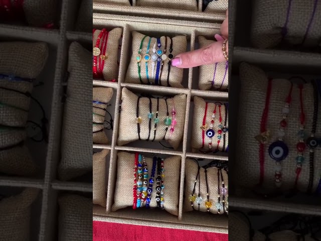 Vídeo relacionado con Pulsera de piedra obsidiana nevada, signo Capricornio