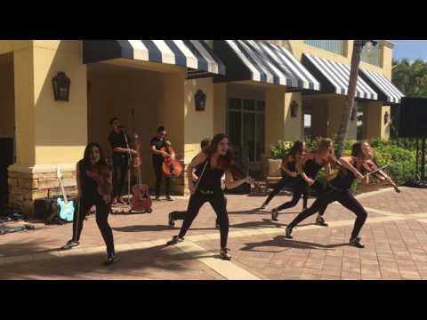 Barrage 8 at the Naples Wine Festival