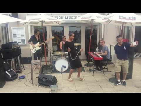 Alison David sings Ain't Nobody in 4 piece band