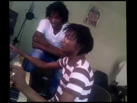 VAN BAXY Feat DJINXY BINEUR ONE - RASTA ( Son Officiel )