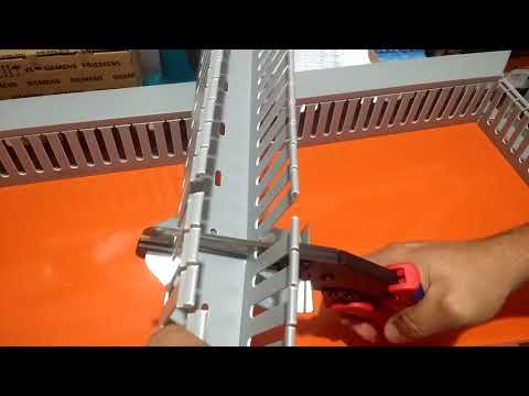 Plastiko kirpimo replės KNIPEX 950221 video