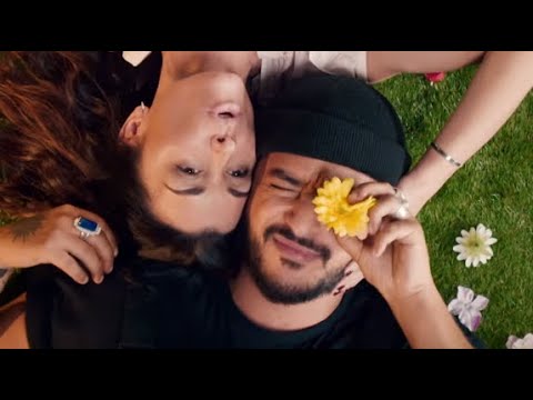 Jenifer & Slimane (clip officiel) - Les Choses Simples sur WebMedia Waze