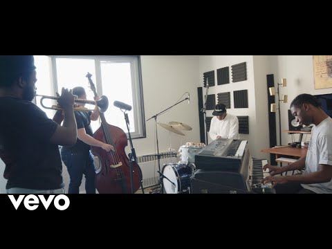 Julius Rodriguez - Gift Of The Moon At Home (Live)