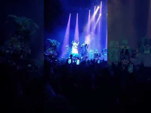Bomba estereo "Cómo lo pedí" (con Leonel) en vivo CDMX octubre 20222 Pepsi center