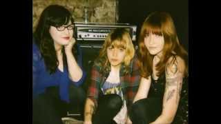 Vivian Girls - He's Gone