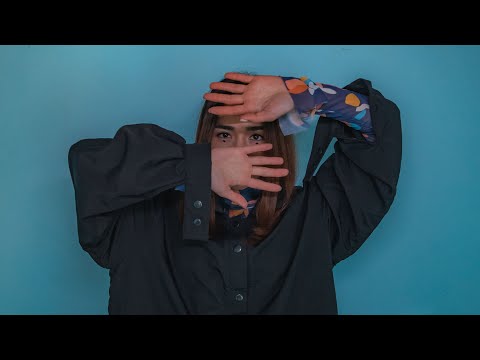 Vafa Kadi – Different