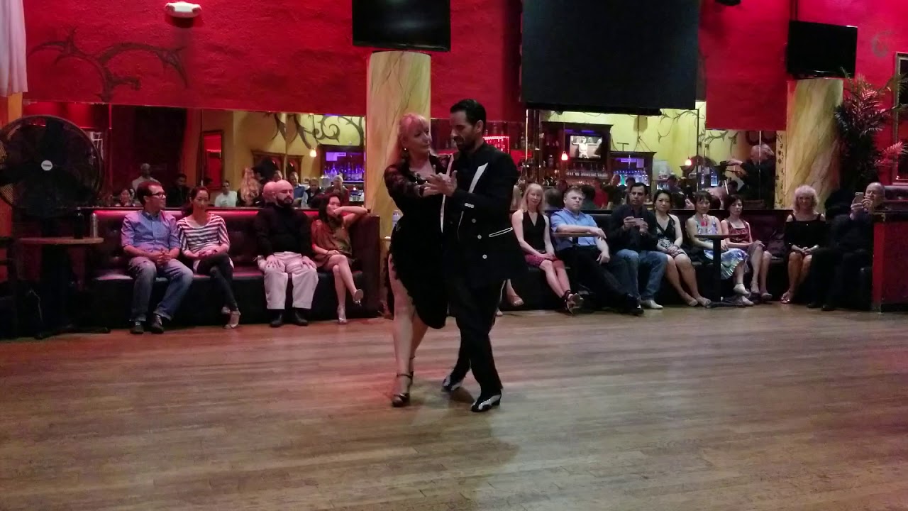 2019, Pablo Nievas & Chantal Eril @ Alberto’s milonga, California. Milonga Bach by tango Hereje.