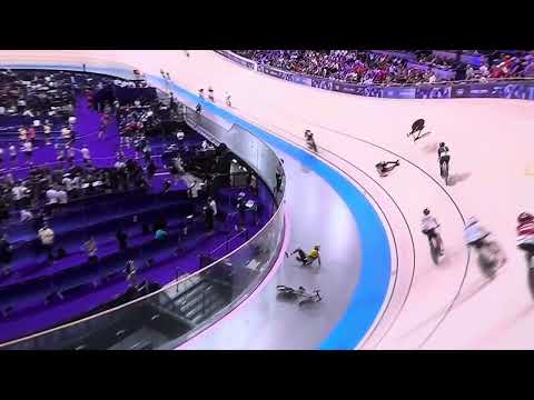 Men’s Madison final epic crash 😵‍💫