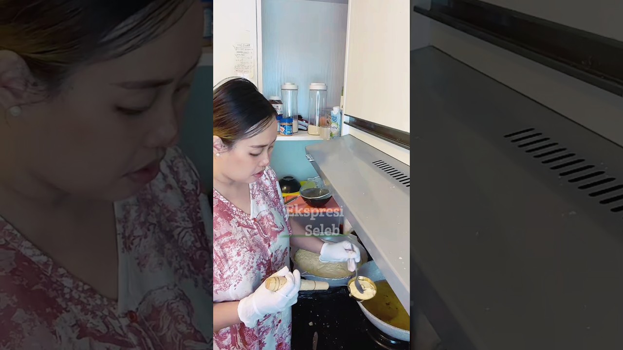 Pinkan Mambo makes donuts