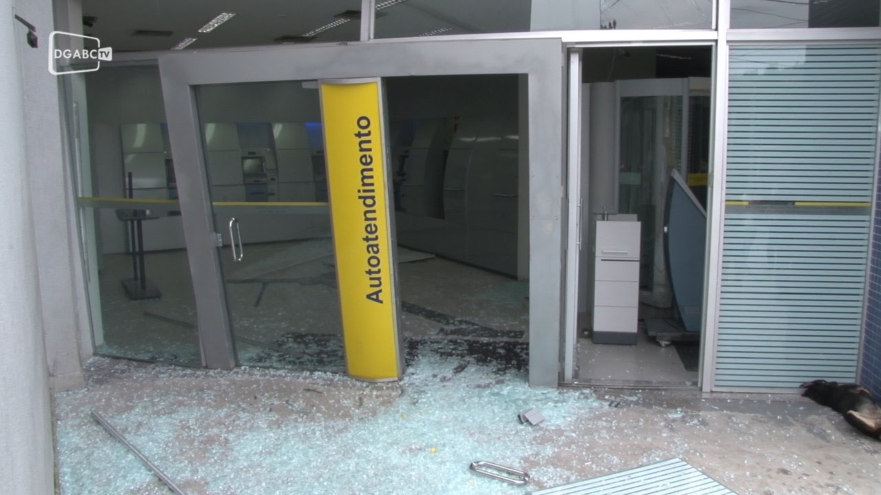 Criminosos atacam agência bancária no Jardim Zaíra