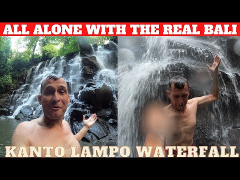 Cachoeira Kanto Lampo sozinha com o verdadeiro Bali