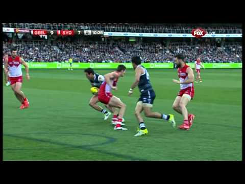 Steve Motlop snaps a beauty - AFL