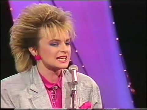 NF 1985 Ireland A Two Hearts - Carol Ann