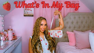 What's In My Bag | Strawberry Coach Nolita 19