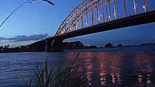 stilleven Nijmegen bij zonsondergang