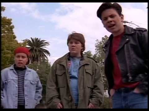 Historias de la Cripta 3x09 El negocio de la funeraria.