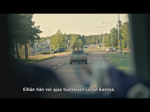 Vaarallinen rakennelma liikenteessä - Poliisit Maarianhamina