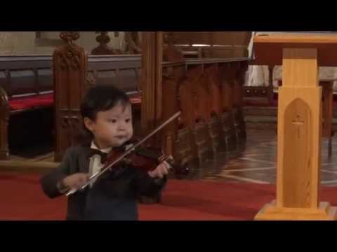 Joshua Tan, aged 3, performing violin at his first soloists concert!