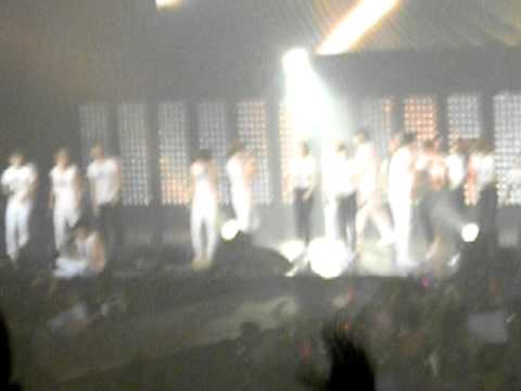 110611 SMTown Paris  Ending