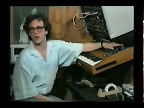 Steve Porcaro - Synthesizer Basics   Minimoog Bass Sounds