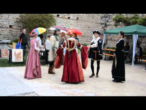 GATHERING PEASCODS @ MONTECCHIO MEDIEVALE 01/05/2015