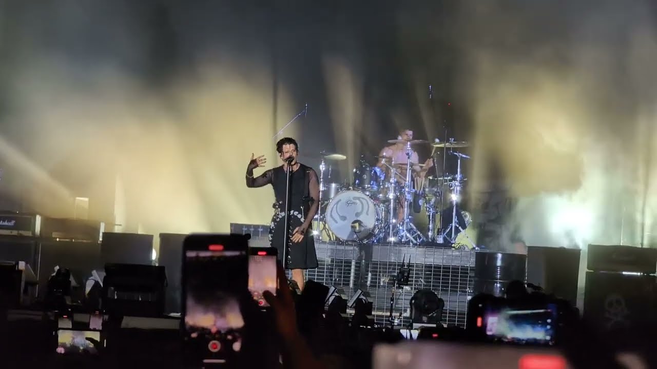 Breakdown - YUNGBLUD | Bludfest 11/08/24 - YouTube