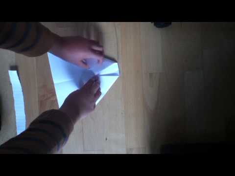 Papierflieger basteln / Flugzeug aus Papier falten
