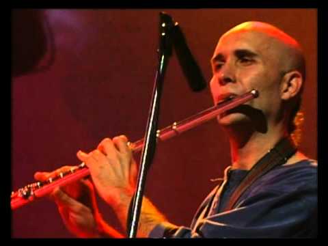 Peteco Carabajal video Borrando fronteras - CM Vivo 2002