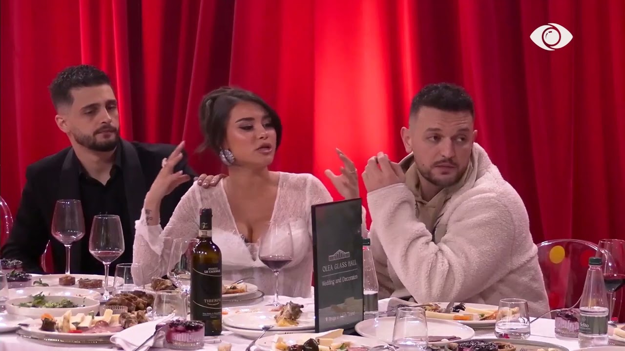 “Leckë e përdorur me 7 vrima në të”/ Rogerti-Gretës: Ja ke vënë vulën vetes, ke për të dalë jashtë!