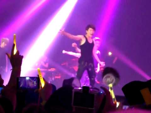 [FANCAM] 130831 INFINITE - Paradise @ One Great Step Indonesia (Sungyeol Focus)