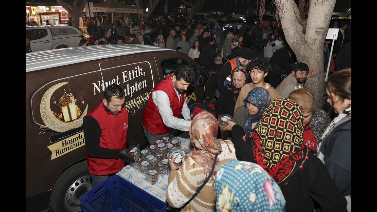 MERSİN BÜYÜKŞEHİR’DEN KADİR GECESİ’NDE LOKMA İKRAMI