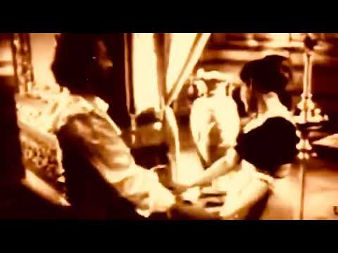 Rukmani Devi and Kithsiri Perera. Film Daskon.  Song Rukmani and Sisira Senarathna