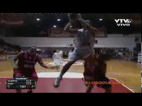#LUB: Doble y Foul de Martin Aguilera.  Goes 71-65 Olimpia 21/02/2014