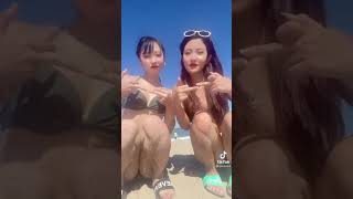 どちらと遊ぶ？ #目のやり場#水着#ギャル#オリンピック#夏休み#tiktok#おすすめ