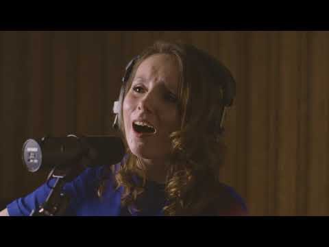 Song Circles: Live Lounge - Roisin O’Hagan performing 'Living In The Dark'