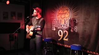 Amos Lee - "The Man Who Wants You" (Live In Sun King Studio 92 Powered By Klipsch Audio)