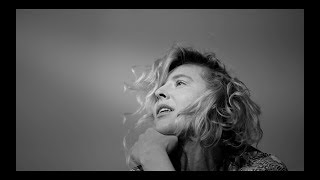 Musik-Video-Miniaturansicht zu Dreams (Piano Version) Songtext von Lissie