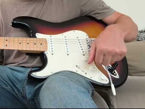 Fender Highway One Stratocaster with Maple Fretboard 2006 - 3-Color Sunburst, USA image 22