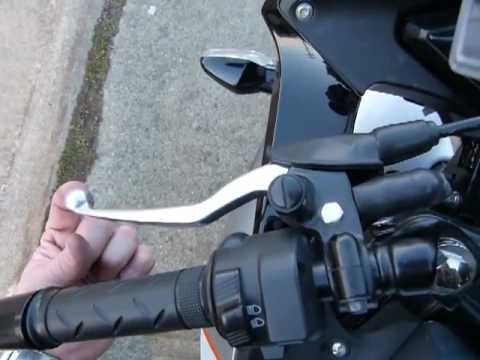 Adjusting a clutch cable