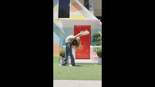 Download lagu @sofiedossi’s flexing on VidCon for youtube’s 20th mp3