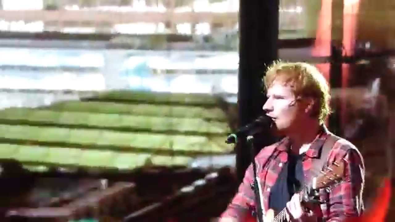 "Sing" (Live at Roundhouse (iTunes Festival), London, 29 September 2014) - ED SHEERAN