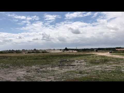 Leopard 1 Wisent arriving