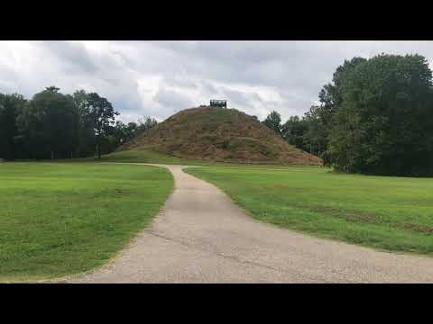 Departing the visitor center there is a walking path toward all the trails and the big mound in addition to some picnic areas.