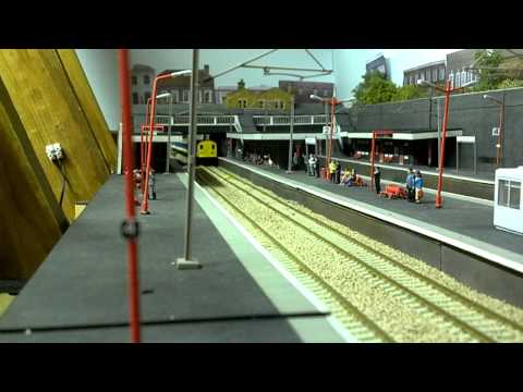 Class 307 EMU OO Gauge Model NSE