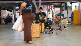 Download lagu Dengarlah Bintang Hatiku - DEMEISES (Cover by One Avenue Buskers) mp3 Download lagu Dengarlah Bintang Hatiku - DEMEISES (Cover by One Avenue Buskers) mp3