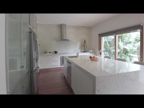 20 Austin Blvd Picnic Point - For Sale