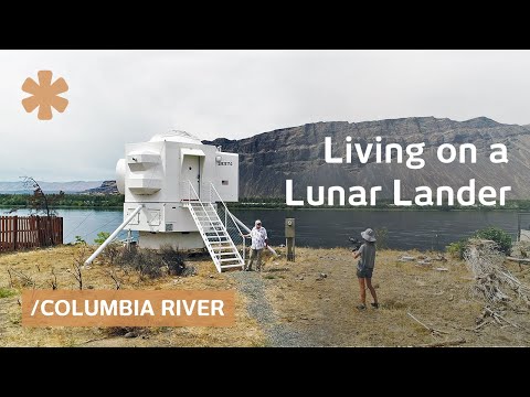 A Catamaran Designer Built A Fireproof And Ultralight Lunar Lander To Live In